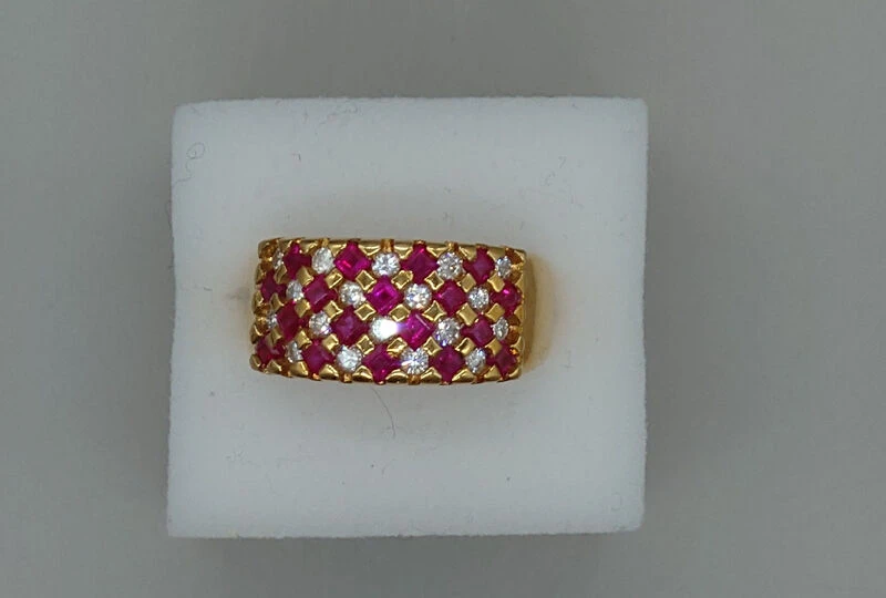 画像2381：宝飾品の魅力を再発見